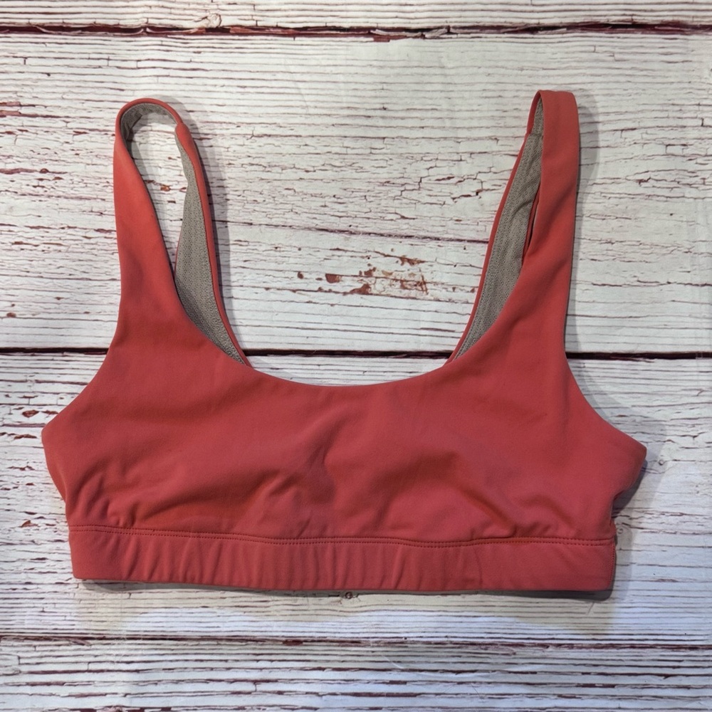 Vuori Daily Bra in Grapefruit Sz S